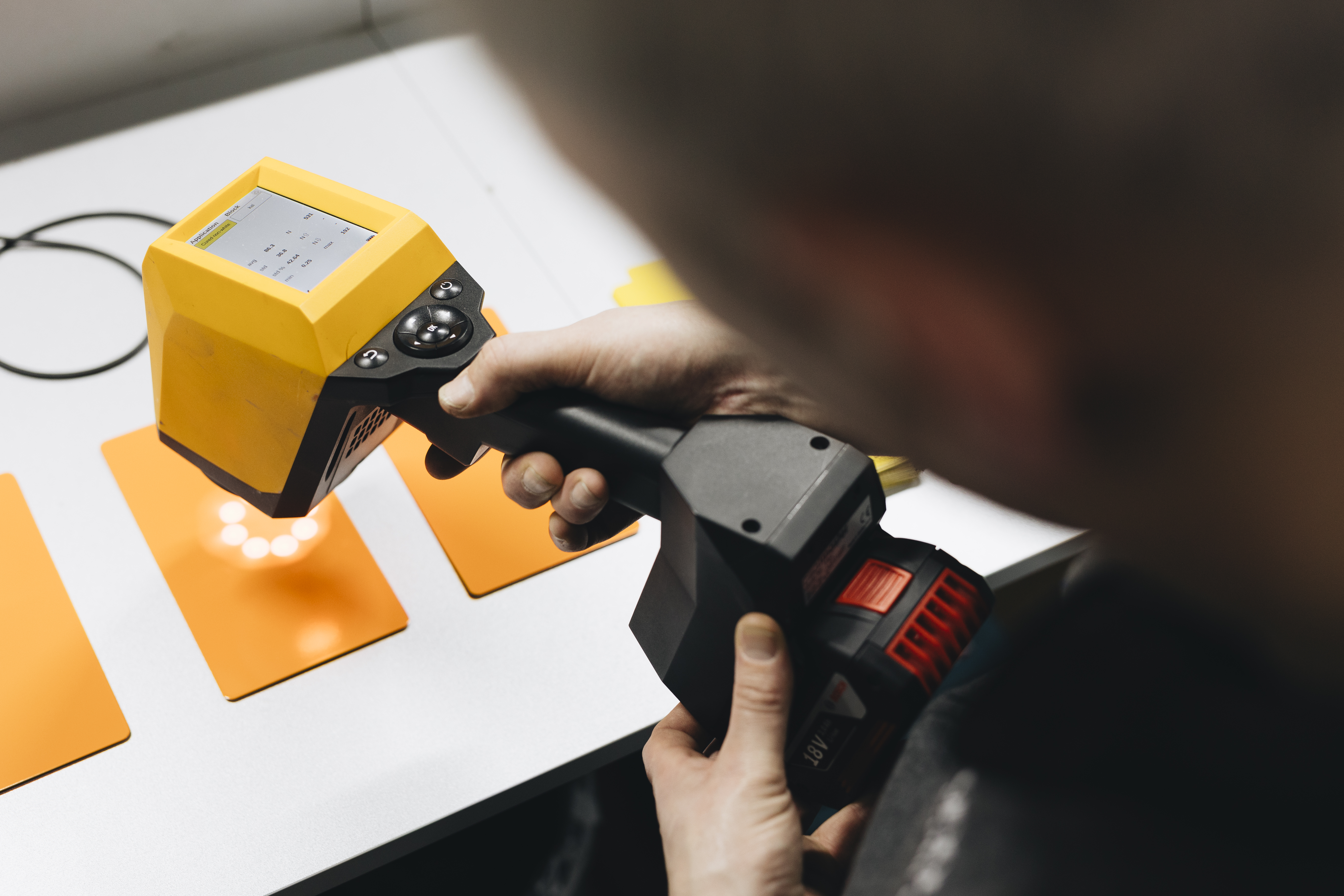 Laboratorium EUROLACKE, testen poedercoatings
