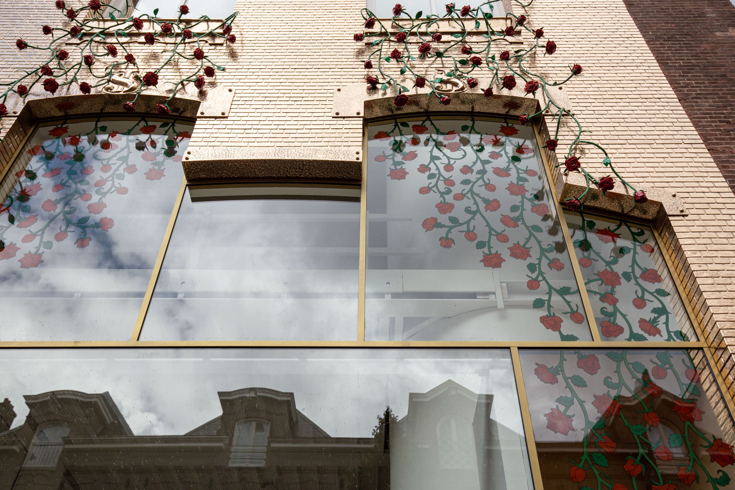 The Rose House, gevel poedercoating